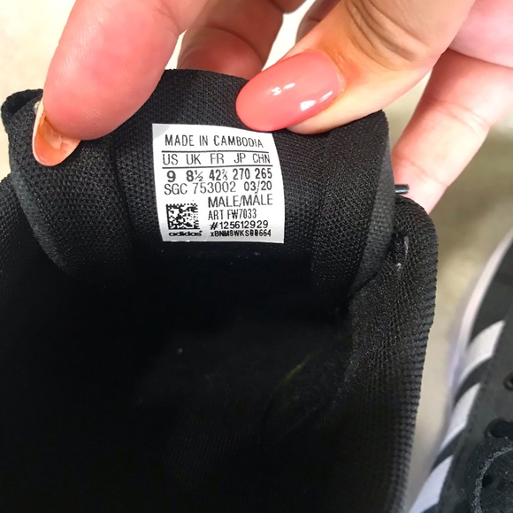 Men’s adidas shoes - Picture 7 of 8